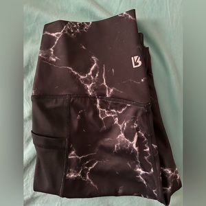 Black marble Medium Limitless BuffBunny leggings. Never worn!